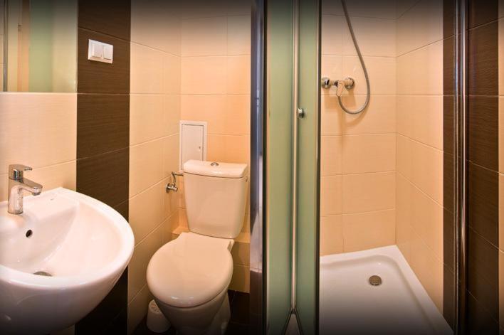 Avion Hotel Swidnik  Luaran gambar